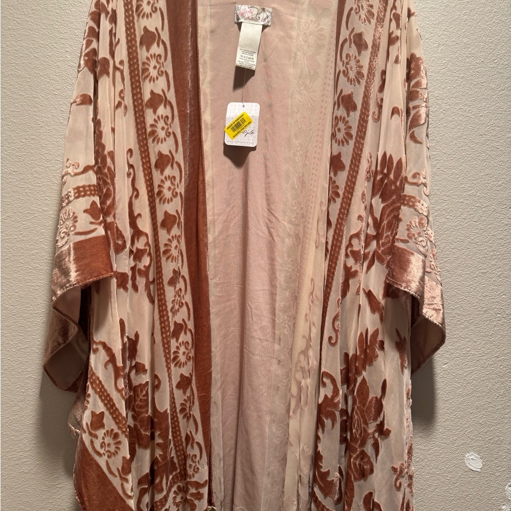 PRICE DROP !! Free People Floral Velvet Kimono in Cream and Brown Very beautiful